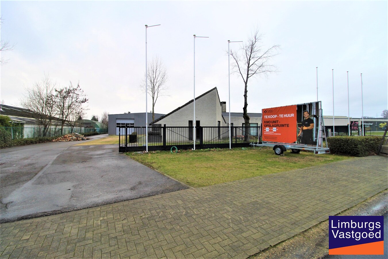 DE BEER - KMO UNITS - v.a. 110 m² tot 478 m² - Nabij E 313 