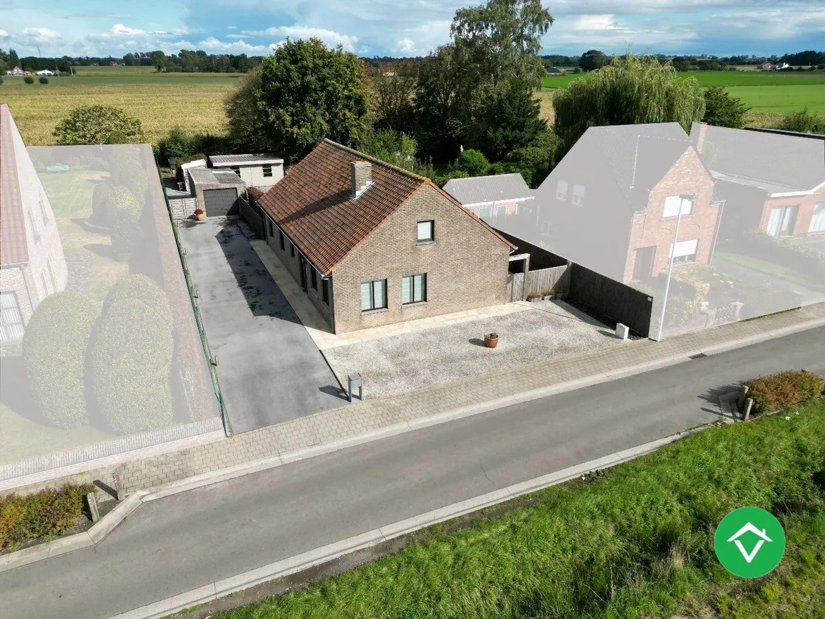 Alleenstaande woning met 3 slaapkamers en garage te Koekelare 