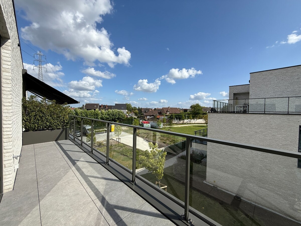 Nieuwbouwappartement met autostandplaats te Izegem 