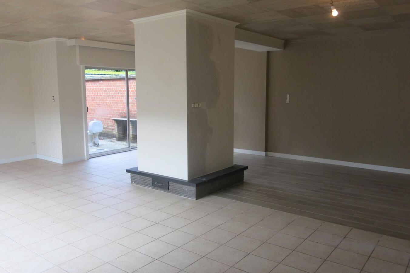 Uitstekend gelegen gelijkvloerswoning met drie slaapkamers 