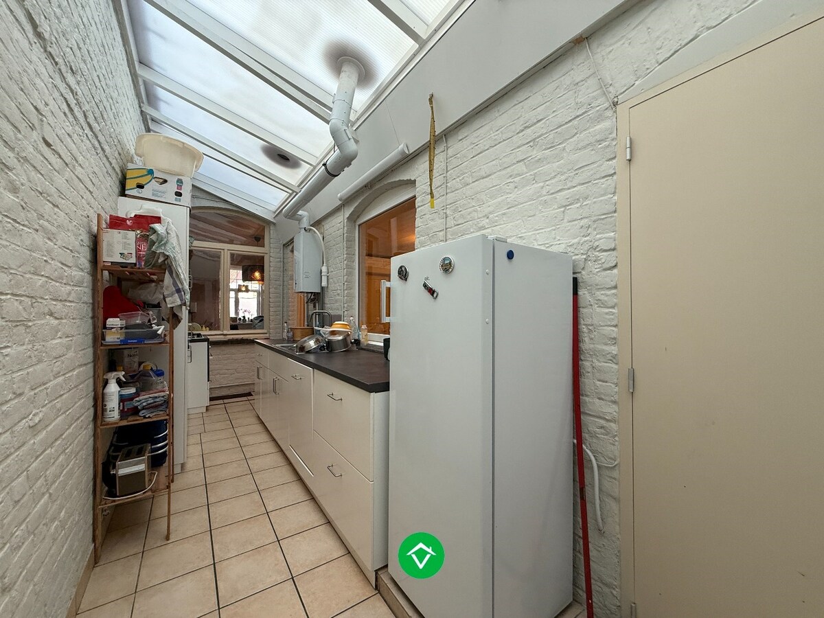 Gezellige rijwoning met 2 slaapkamers en tuin te centrum Roeselare 