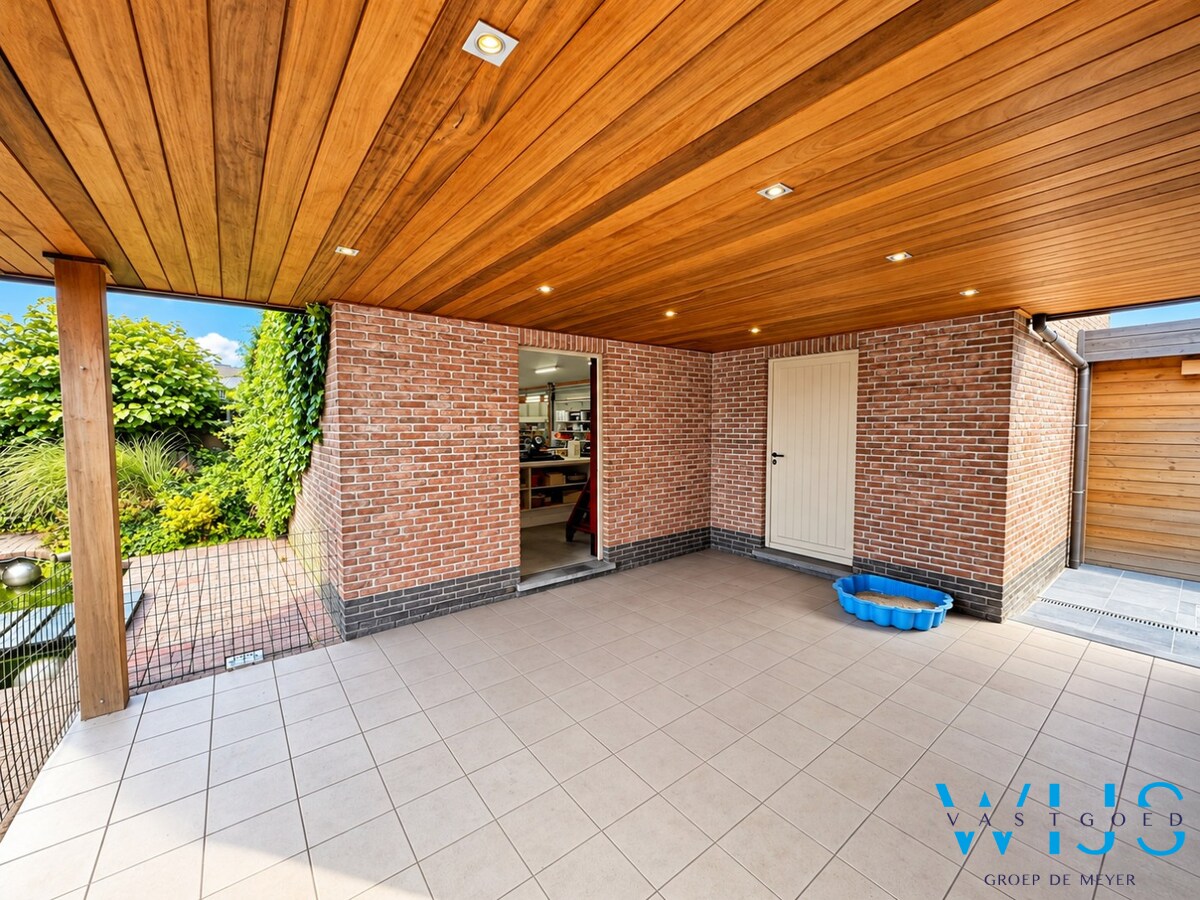 Royaal wonen met maar liefst 910 m² aan multifunctionele bijgebouwen! 