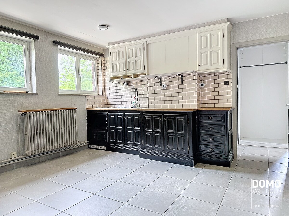 Zeer ruime half open bebouwing gelegen te Hasselt 