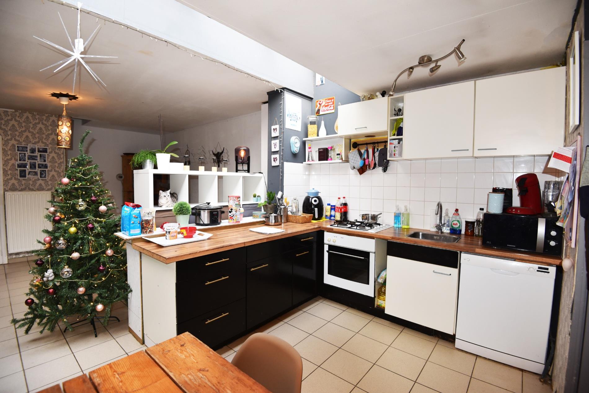 Rijwoning met 2 slpks &amp; terras op 10 min. fietsen van Gent-centrum, op wandelafstand van Mariakerke-centrum 