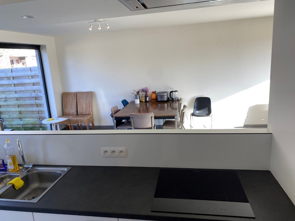 Nieuwbouwwoning nabij de Sterre - met terras en tuin ! 