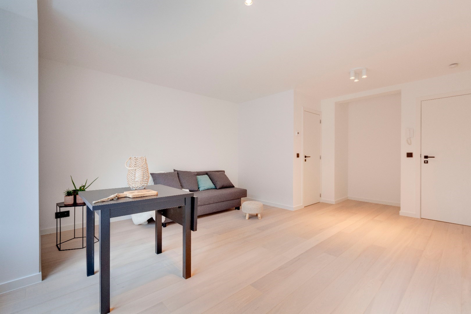 BEZOEKEN VOLZET ! Studio nabij het UZ Gent (550 euro ) 