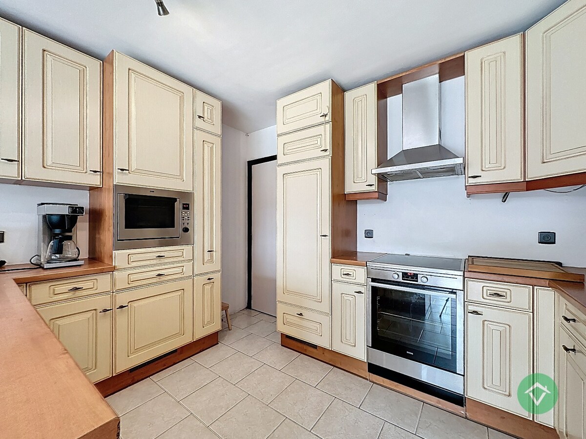 Statige gezinswoning met zonnige tuin, drie slaapkamers en topligging in Leke 