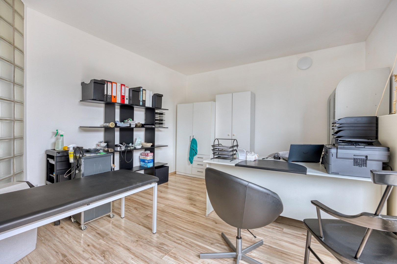 Villa met praktijkruimte op perceel van 1.817m² te Geel 