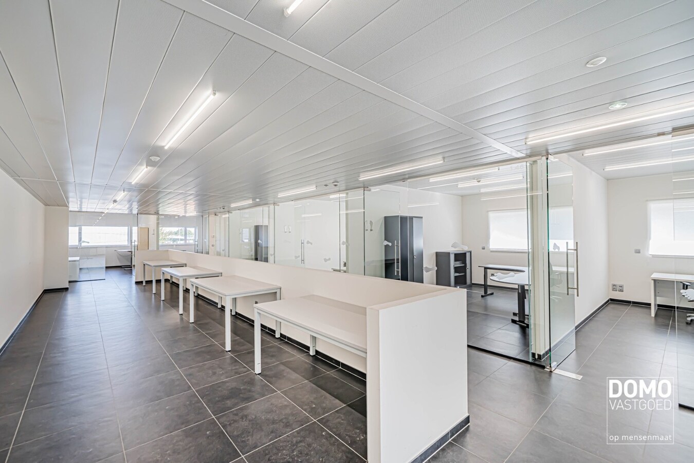 INNOVATIEVE RUIMTE MET LABO, LOGISTIEKE VOORZIENINGEN EN RESEARCH &amp; DEVELOPMENT IN EEN ECO-BEDRIJFSGEBOUW TE PAAL 