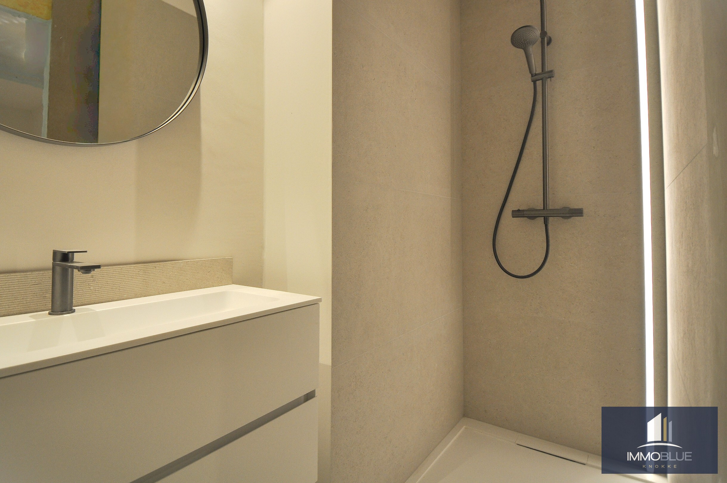 Appartement de luxe avec vue sur mer et finitions haut de gamme. 