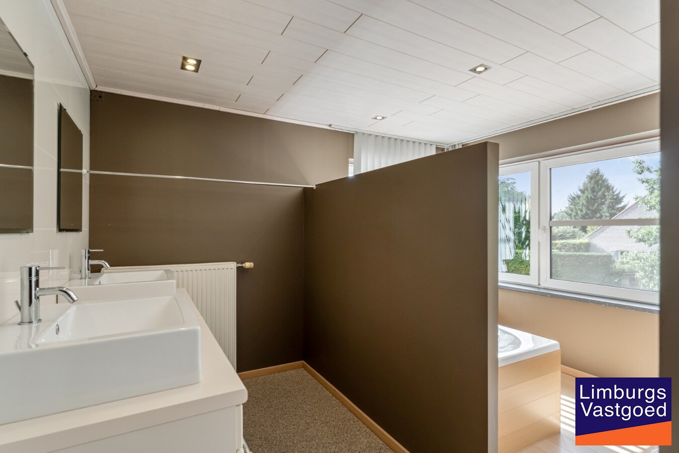 Centraal gelegen woning, 3 slpk, 181 m² bewoonbare oppervlakte, 3a 17ca 