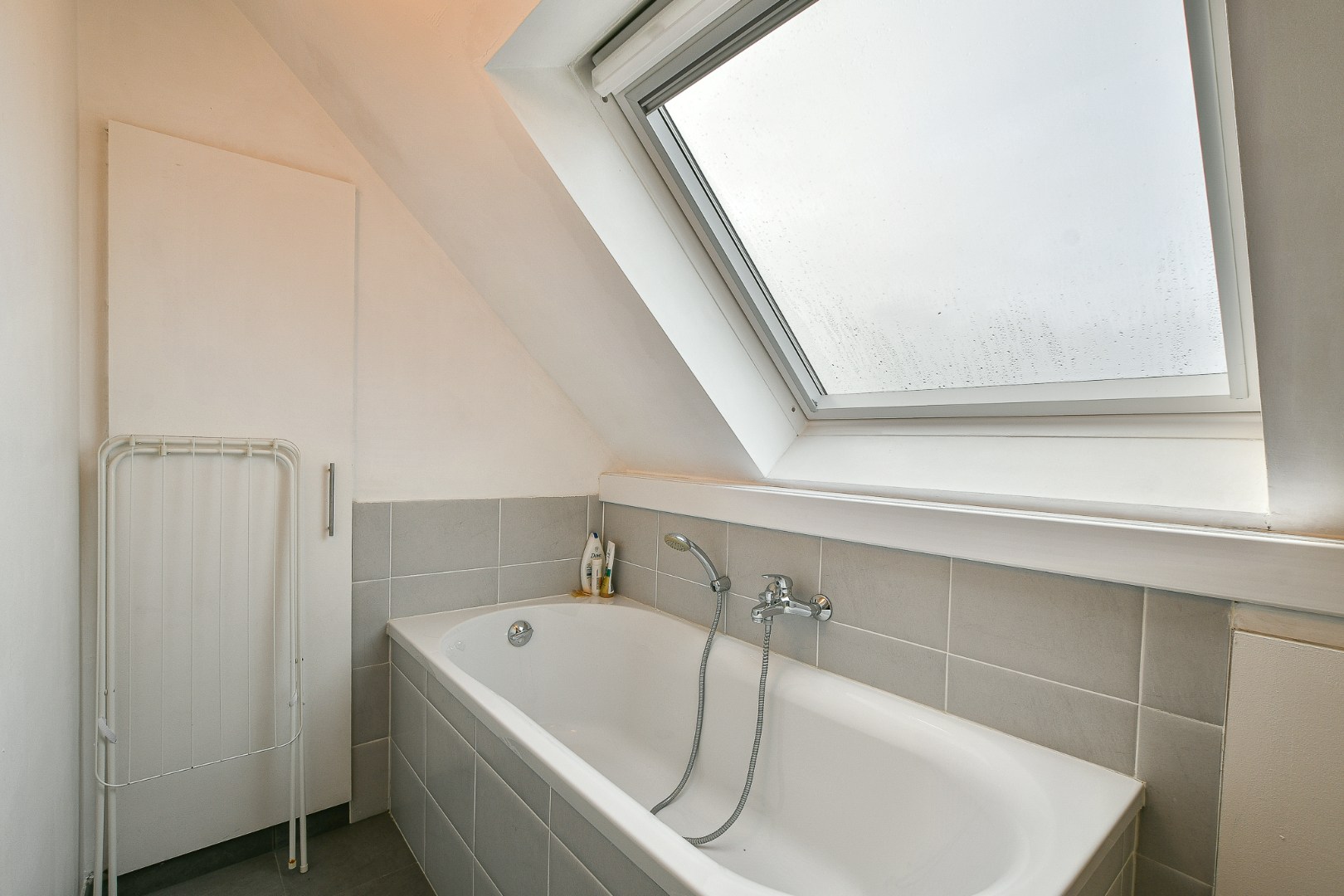 Gezellig dakappartement met tuin vlak bij zee – Vosseslag, De Haan! 