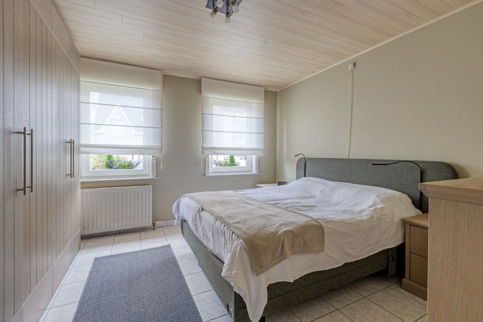 Ruime, energiezuinige gezinswoning met 4 slpk. en verwarmd zwembad in Leopoldsburg 