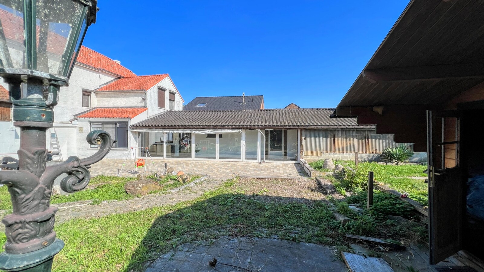 Ruime gezinswoning op zonnig perceel van 1175 m² 