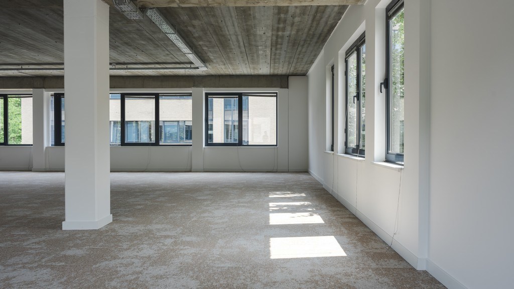 Gerenoveerd kantoor te koop nabij station Berchem