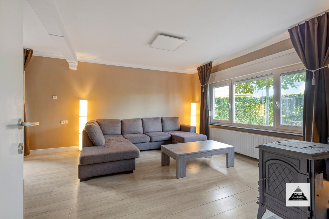 Gezinswoning met 5 slaapkamers, zonnepanelen 