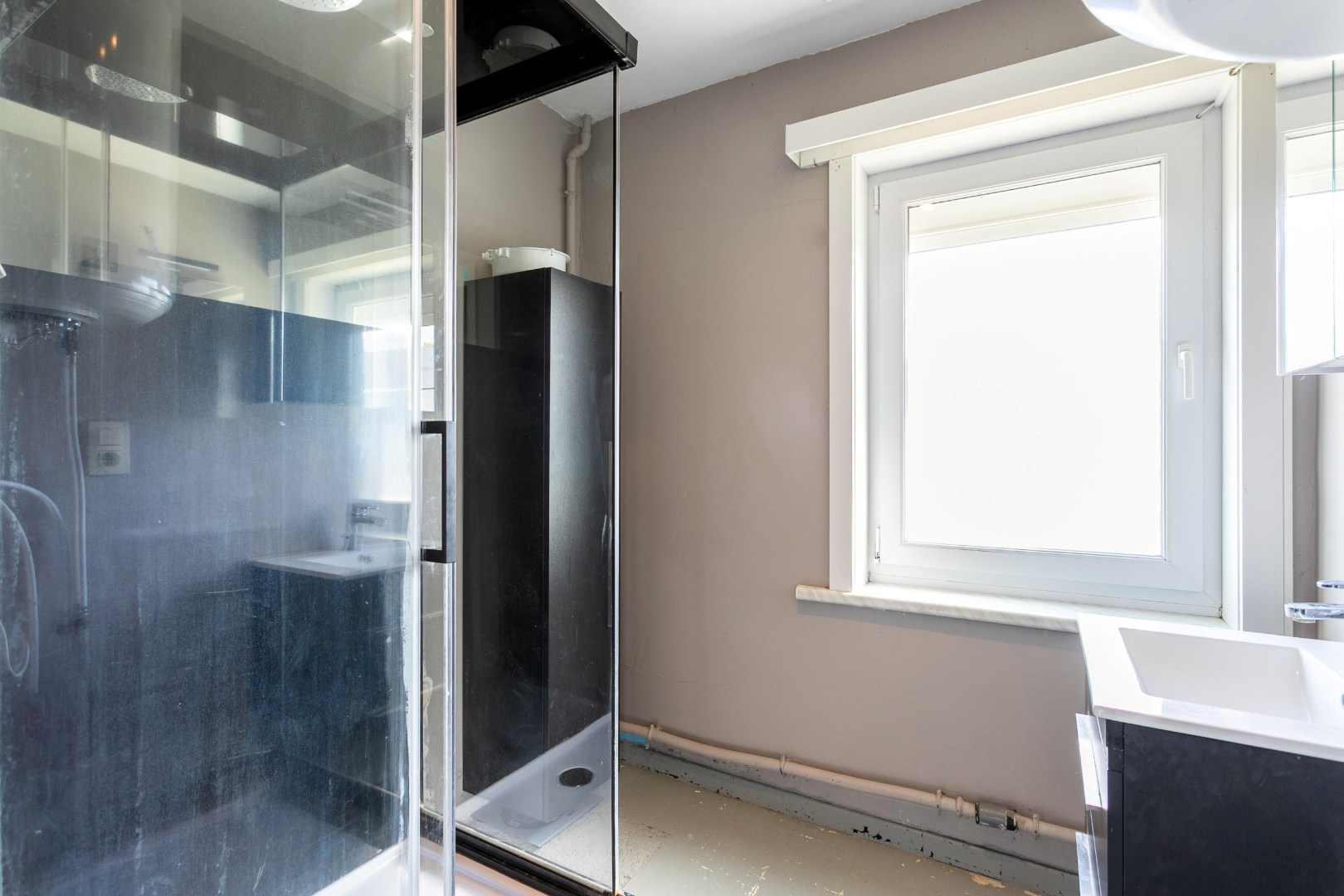 Instapklare woning met 3 slpk, tuin en garage te Lembeek 