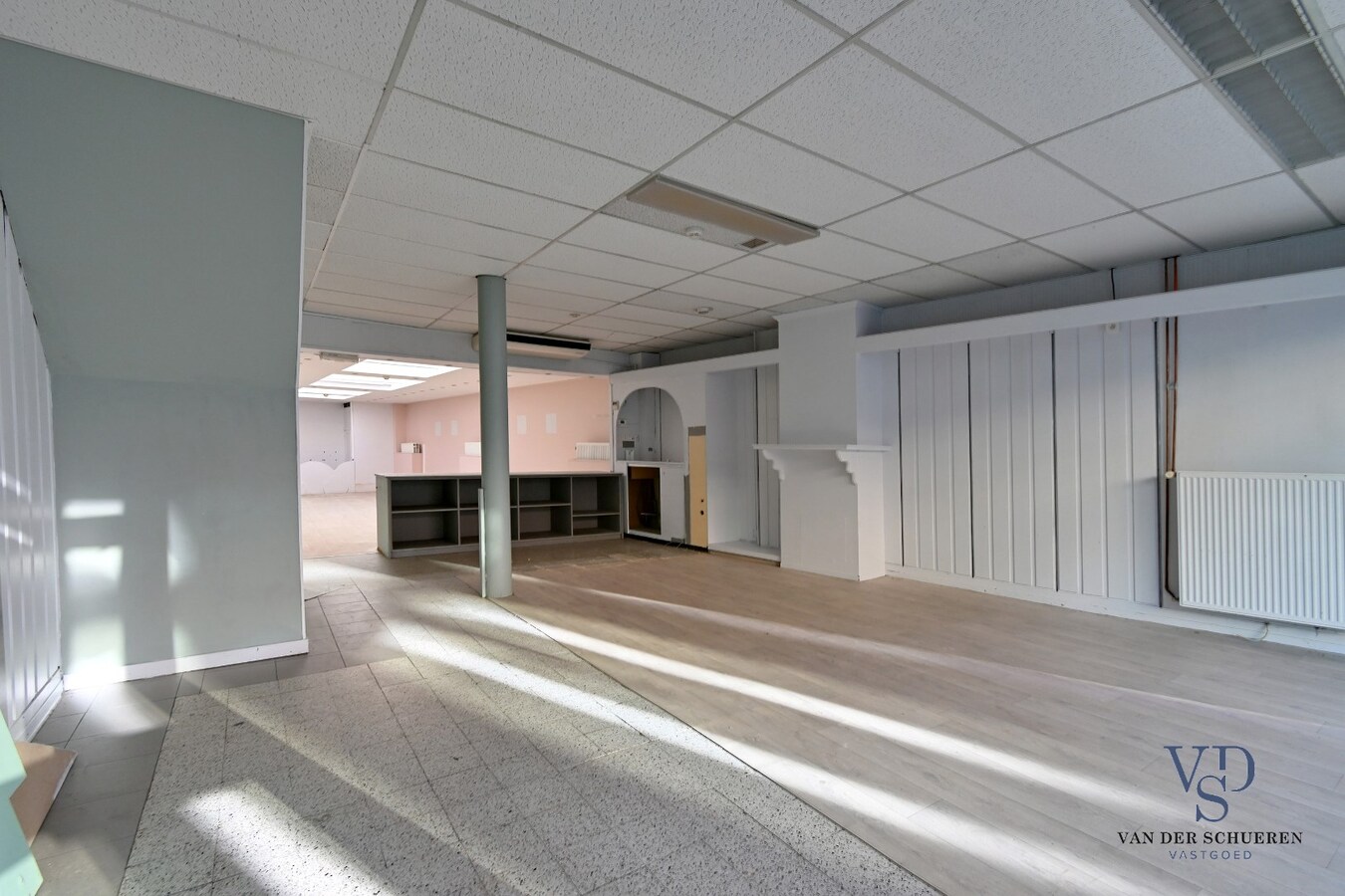 Uniek handelspand met woongedeelte in hartje Eine ! 