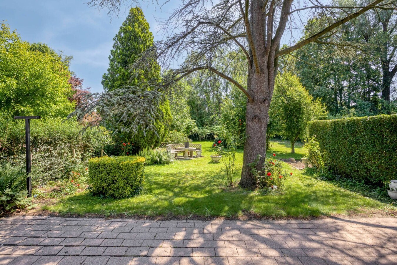 Karaktervolle halfopen villa met prachtige tuin op toplocatie in Tienen 