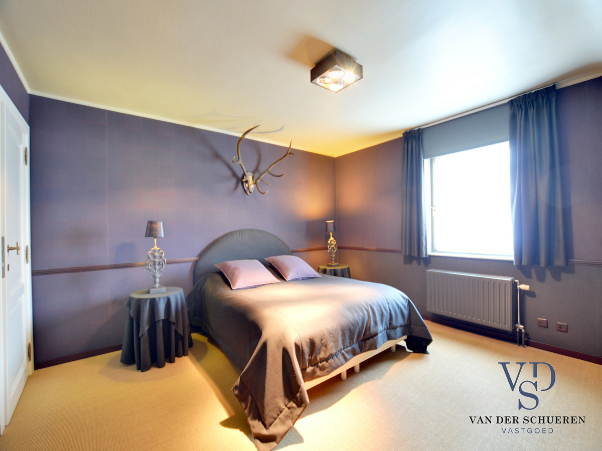 Ruime, tijdloze villa. Uitstekende ligging. 