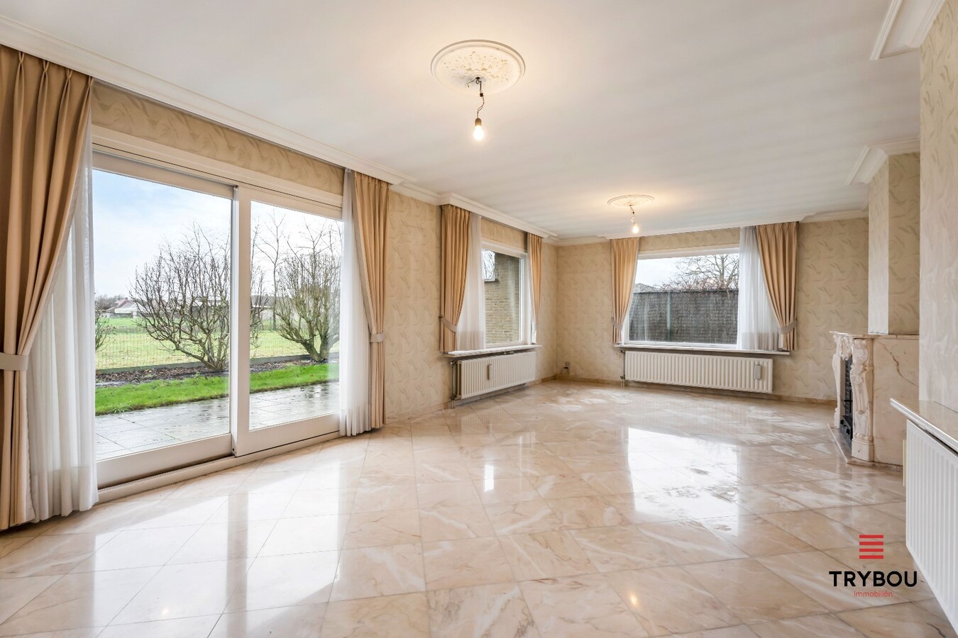 Statige, alleenstaande woning met rustige ligging te Ieper (Boezinge) 