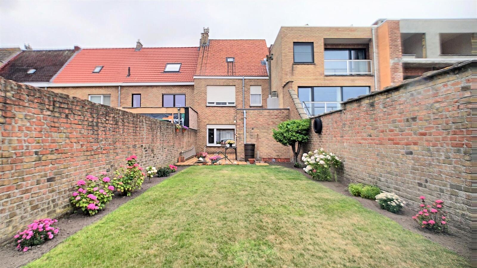 Ruime gezinswoning met tuin - Heist 