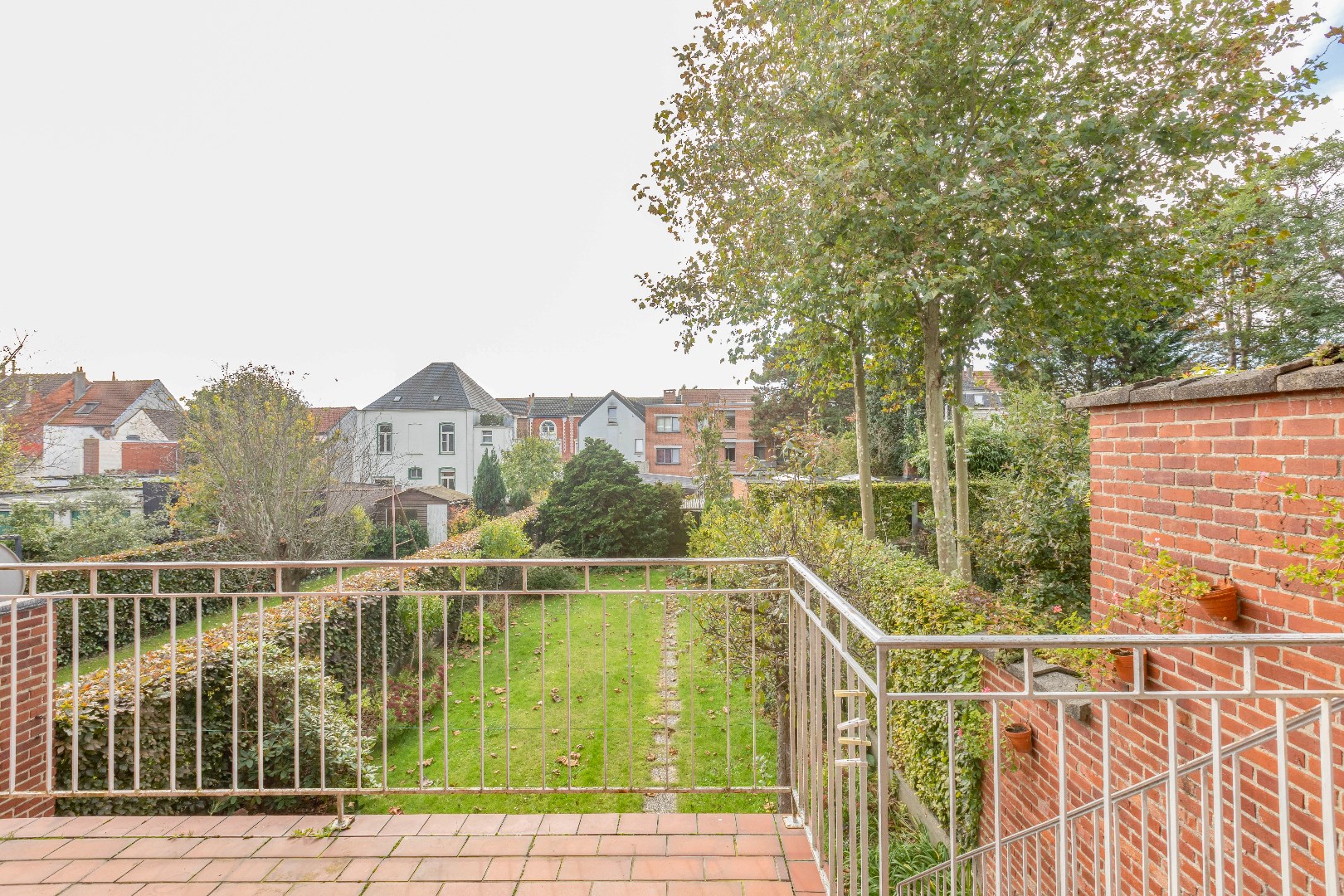 Zeer ruime gezinswoning met tuin en garage nabij Rozenbroekenpark 