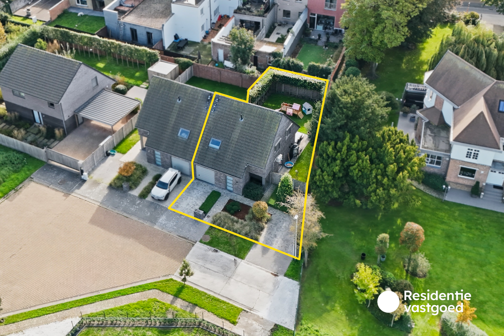 Prachtige zeer recente halfopen woning in rustige wijk te Oudenburg centrum 