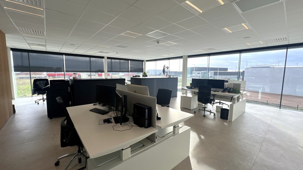 High-end bedrijfsgebouw te huur op bedrijventerrein E17/4 in Lokeren
