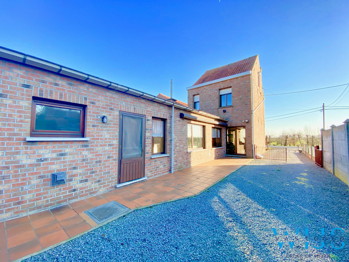 Tof gezellig woonhuis op een prachtig ruim perceel te Boekhoute ! 