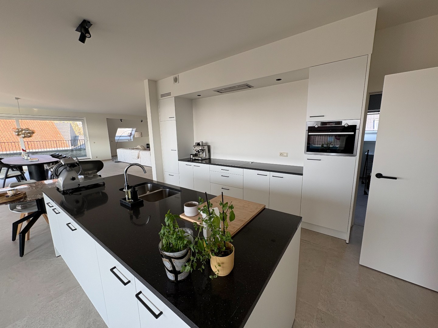 Exclusief appartement op topligging met twee slaapkamers en ruim terras 