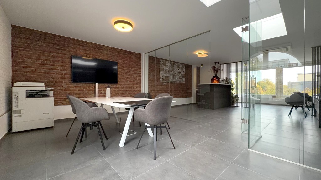 Mooi ingerichte kantoorruimte te huur in Wilrijk