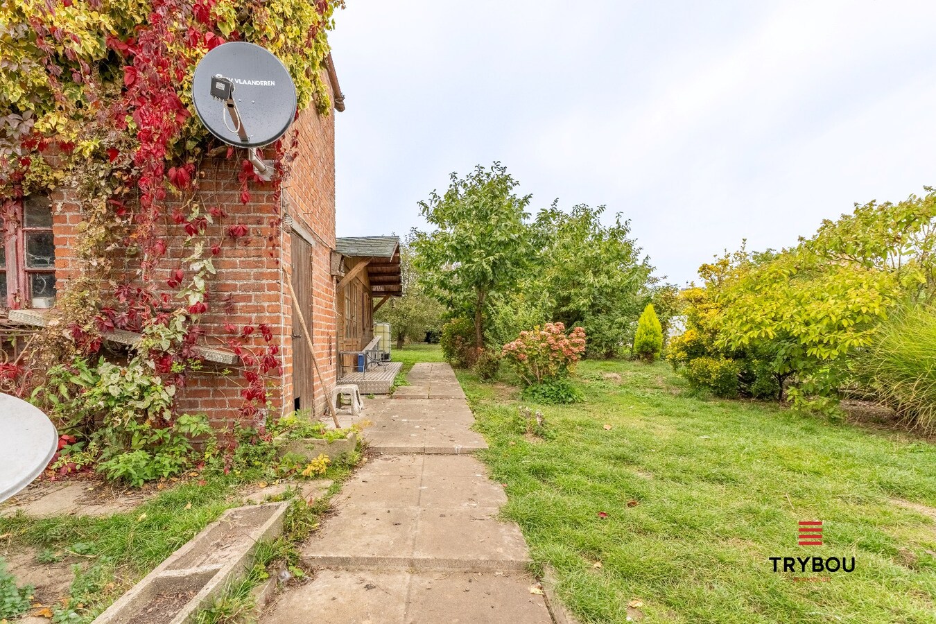 Open woning op ruim perceel in Jonkershove 