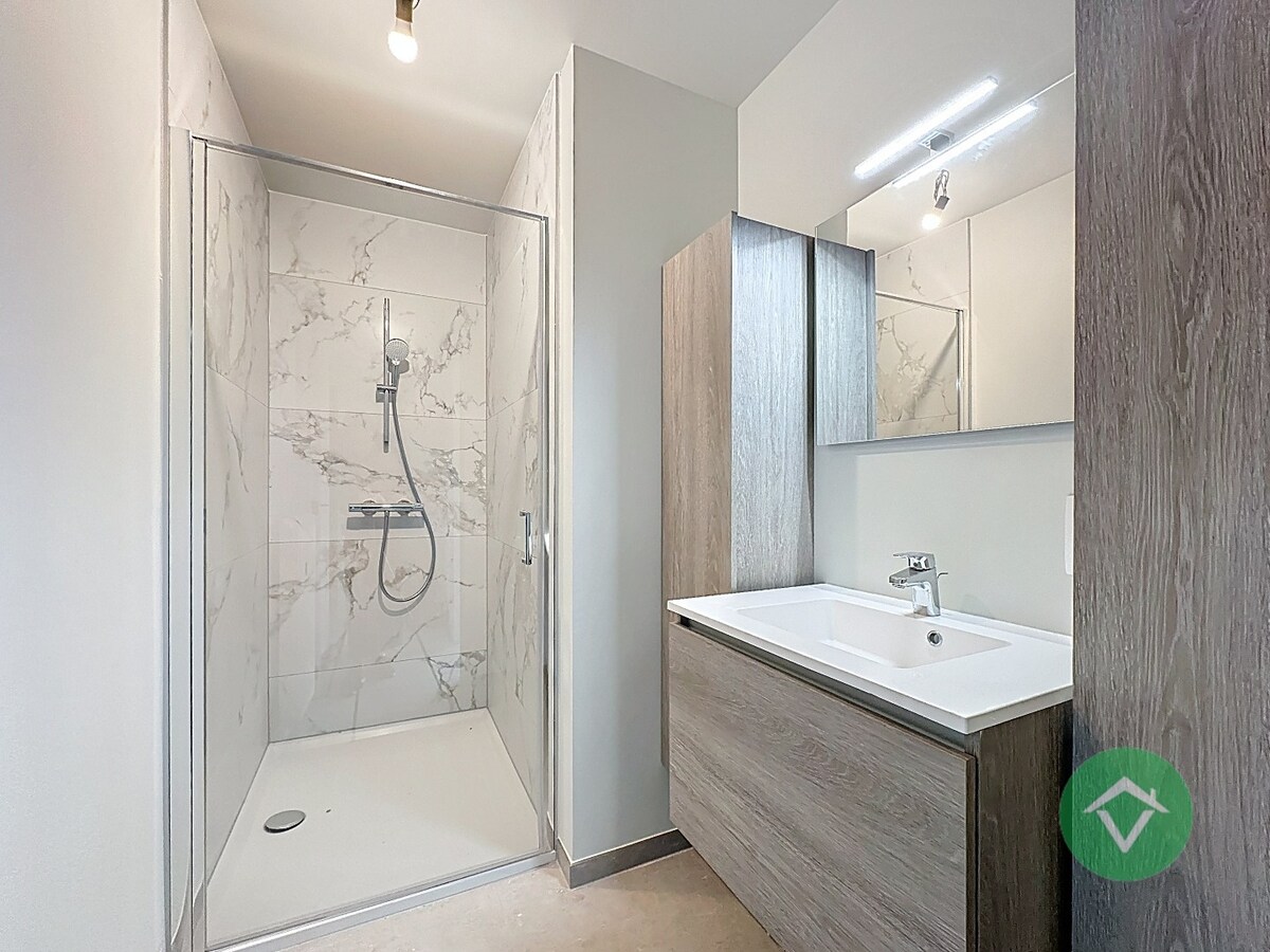 Uniek nieuwbouw appartement met 2 slaapkamers en veel zonlicht te Eernegem 