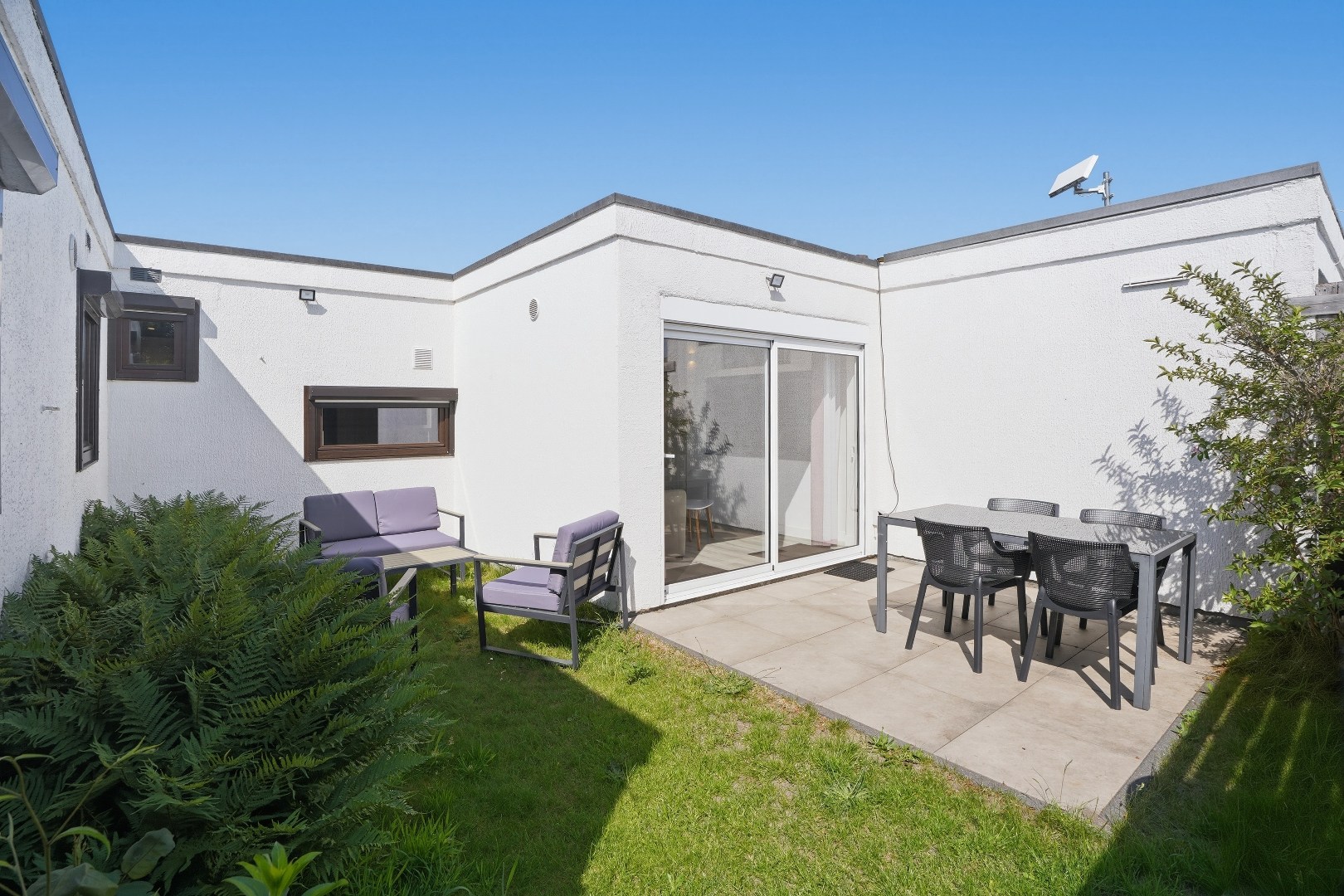 Recent gerenoveerde vakantiewoning (type bungalow) met 2 slaapkamers te Koksijde. 