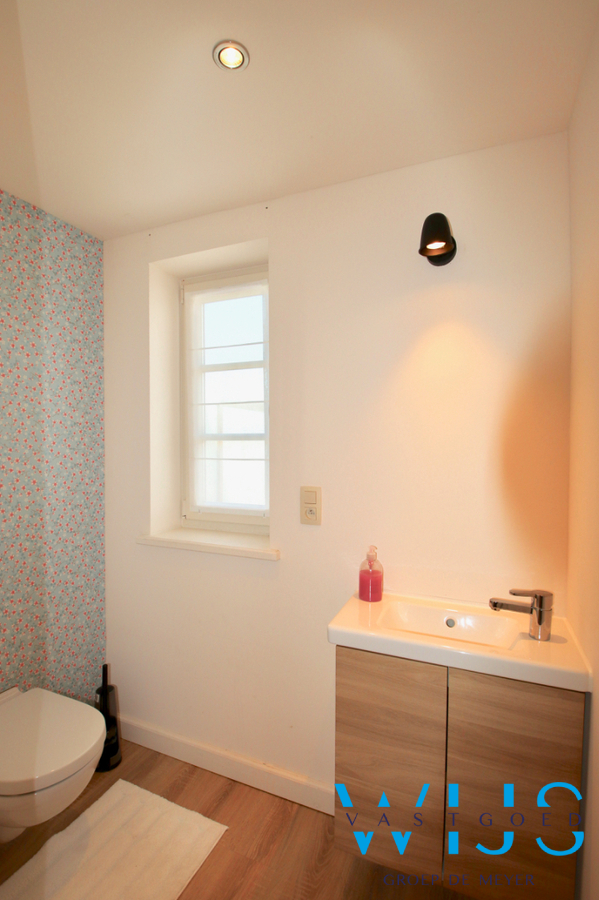 Prachtig afgewerkt landelijk woonhuis in hartje Ertvelde ! 