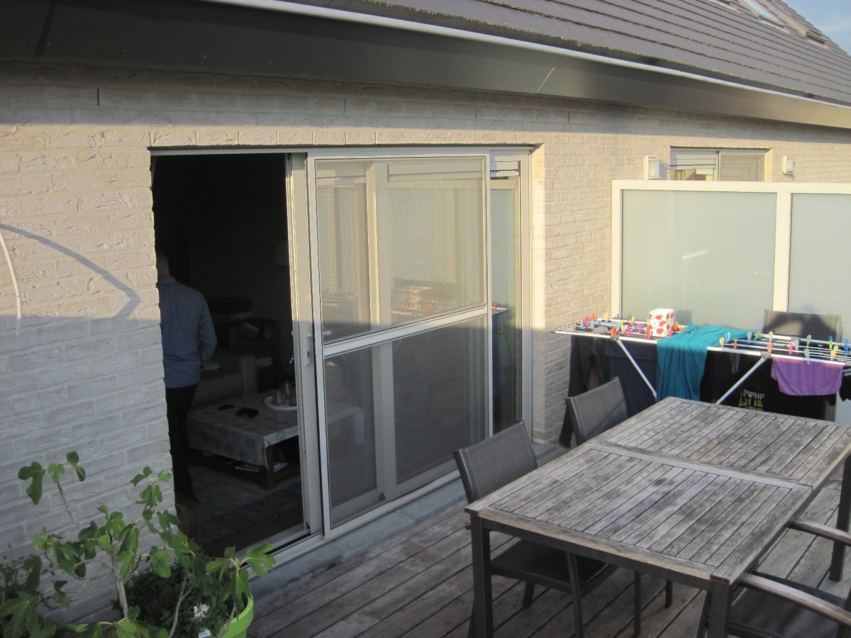 Recent, ruim appartement met een uniek terras !  GEEN VASTE KOSTEN ! 