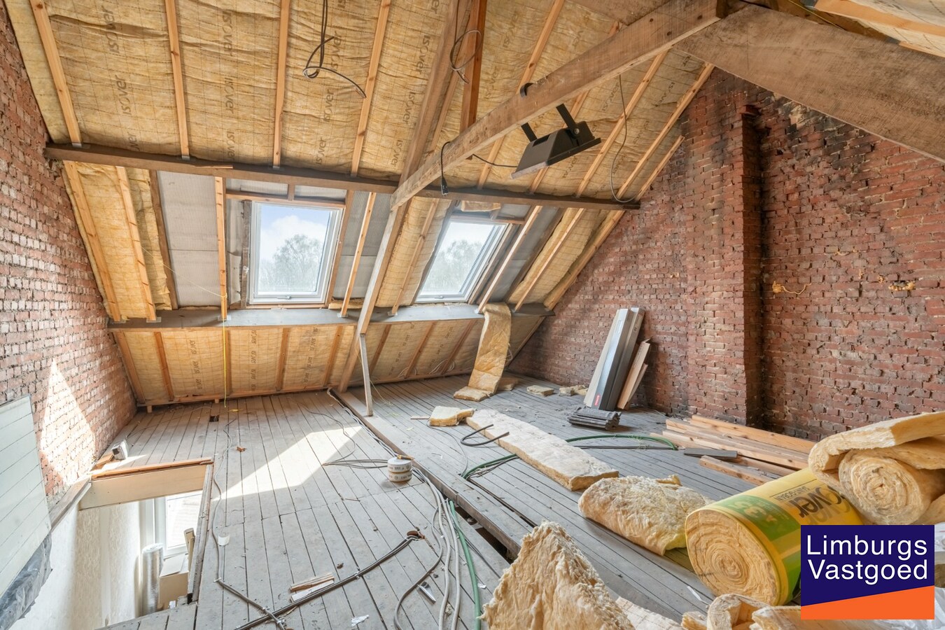 Te renoveren HOB met 3 slpk en garagebox, 13a77ca 