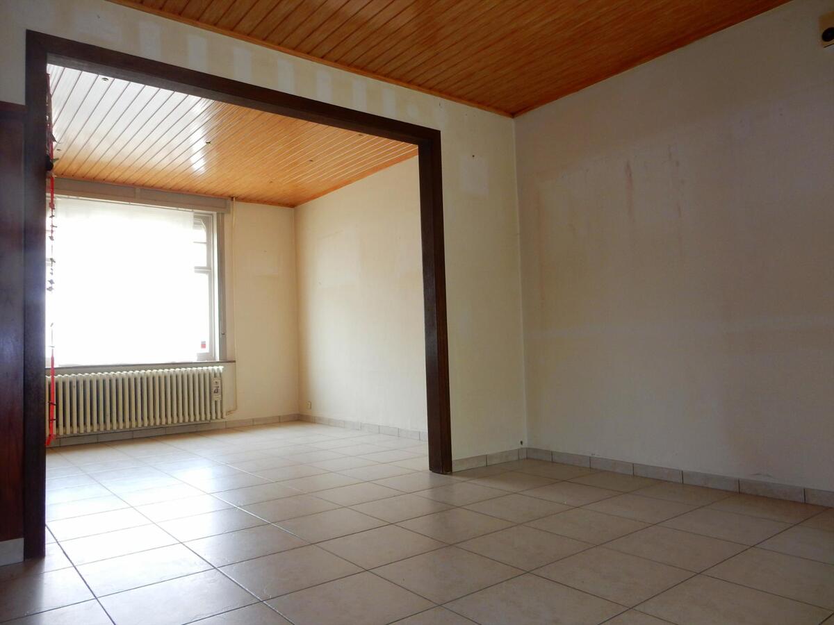 Ruime woning met een zeer groot terras 