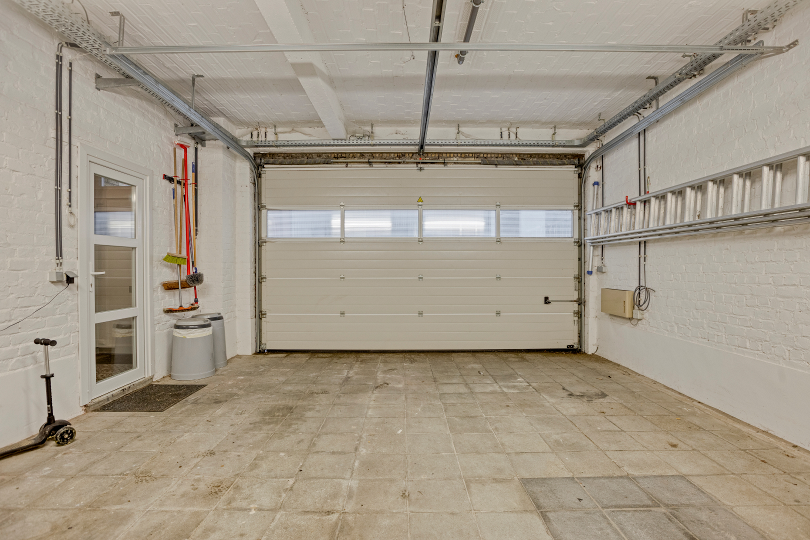Ruime en centraal gelegen woning met dubbele garage 
