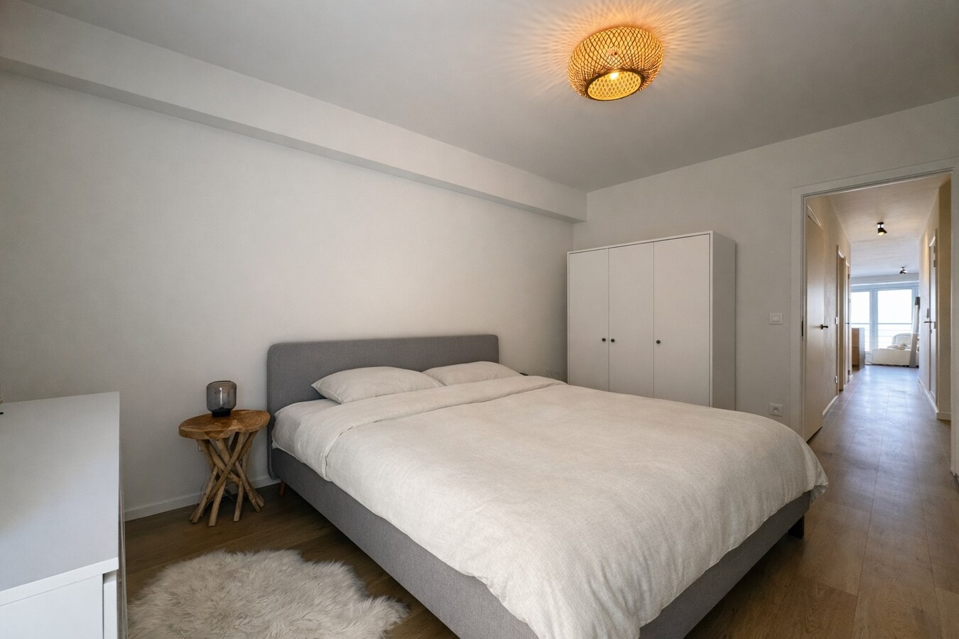 Gerenoveerd 2-slaapkamerappartement met frontaal ZEEZICHT op de Zeedijk te Heist. 