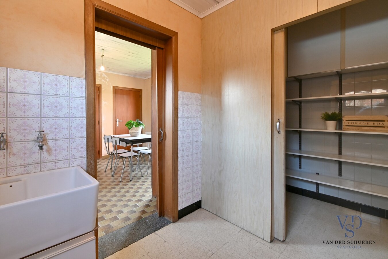 Te renoveren eigendom op gunstige ligging 