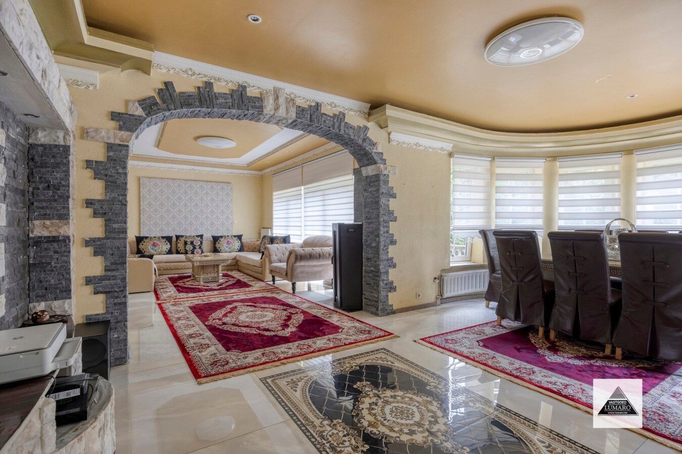 Villa / praktijk / BenB/ kamerwonen /... - Koolmijnlaan 11, Houthalen - perceel 2.700 m². 