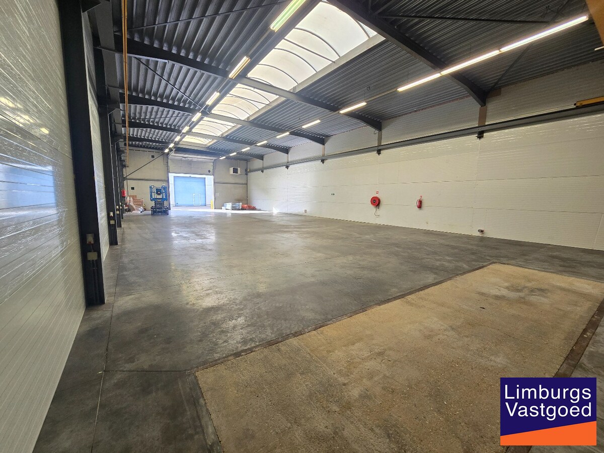 DE WAERDE - KMO UNIT 5 - 377m² - nabij E-314 