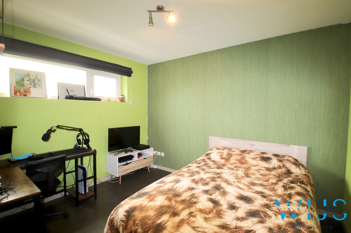 Recente ALLEENSTAANDE woning in hartje KLUIZEN 