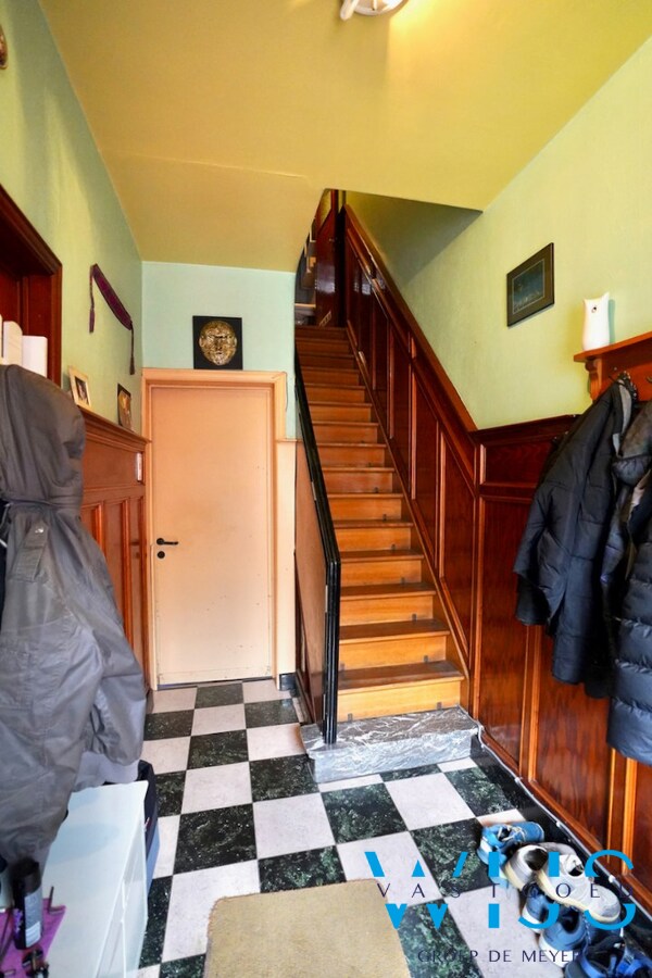 Te renoveren karaktervolle gezinswoning te Eeklo ! 