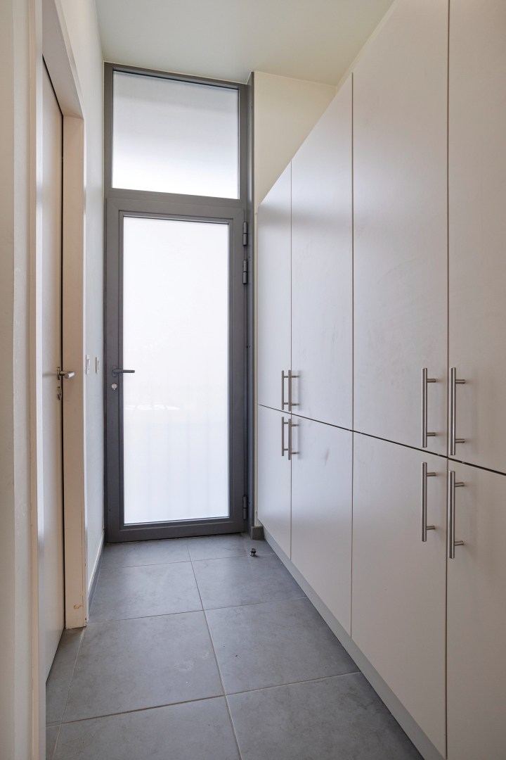 Studio met ruim terras, ondergrondse autostaanplaats en private kelderberging in Leuven! - EPC 60 kWh/m² - bewoonbare opp. 47 m² 