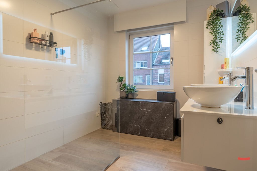 Benedenwoning verkocht in Ravels