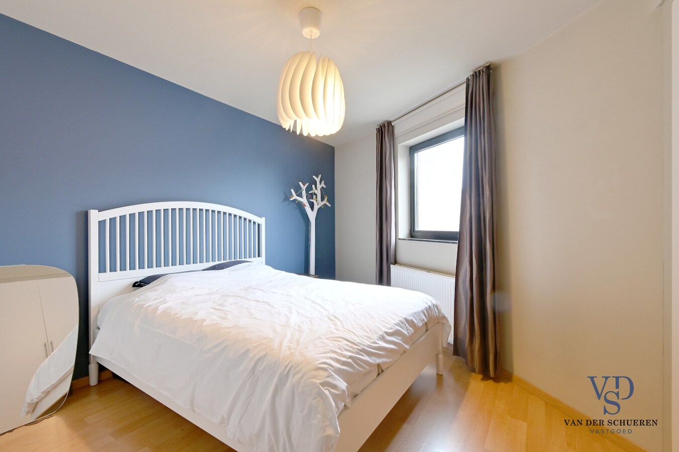 Ruim appartement in hartje Zingem. 