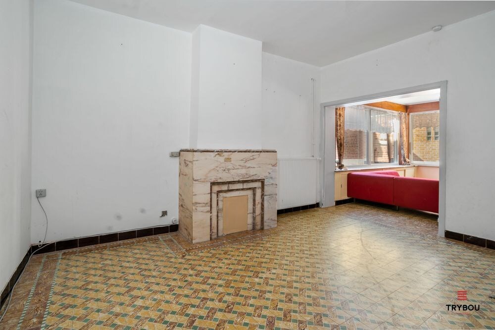 Ruim handelshuis op centrale ligging in Houthulst 